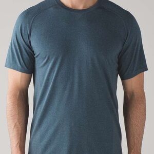 Lululemon Men’s Metal Vent Tech Short Sleeve LIKE NEW in Iron Blue Size Medium